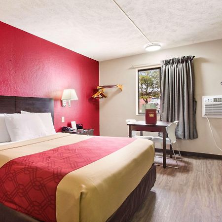 Red Lion Inn & Suites Olathe Kansas City Bagian luar foto