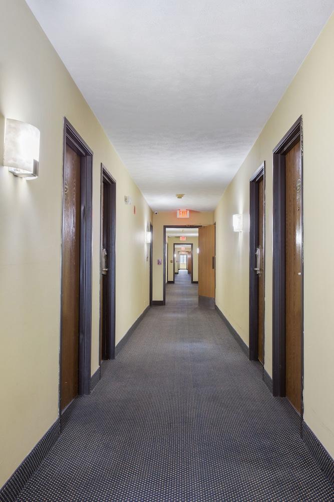 Red Lion Inn & Suites Olathe Kansas City Bagian luar foto