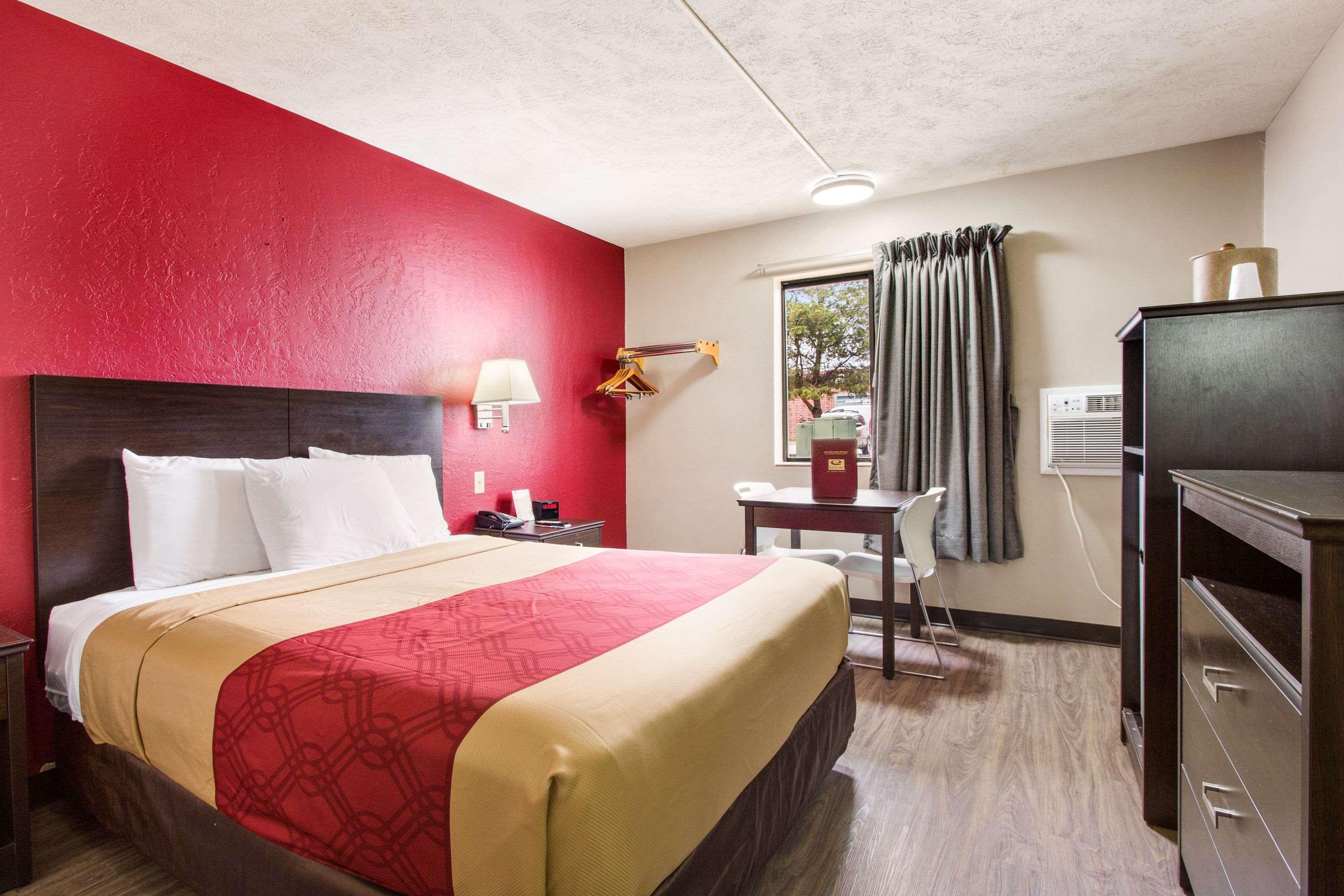 Red Lion Inn & Suites Olathe Kansas City Bagian luar foto