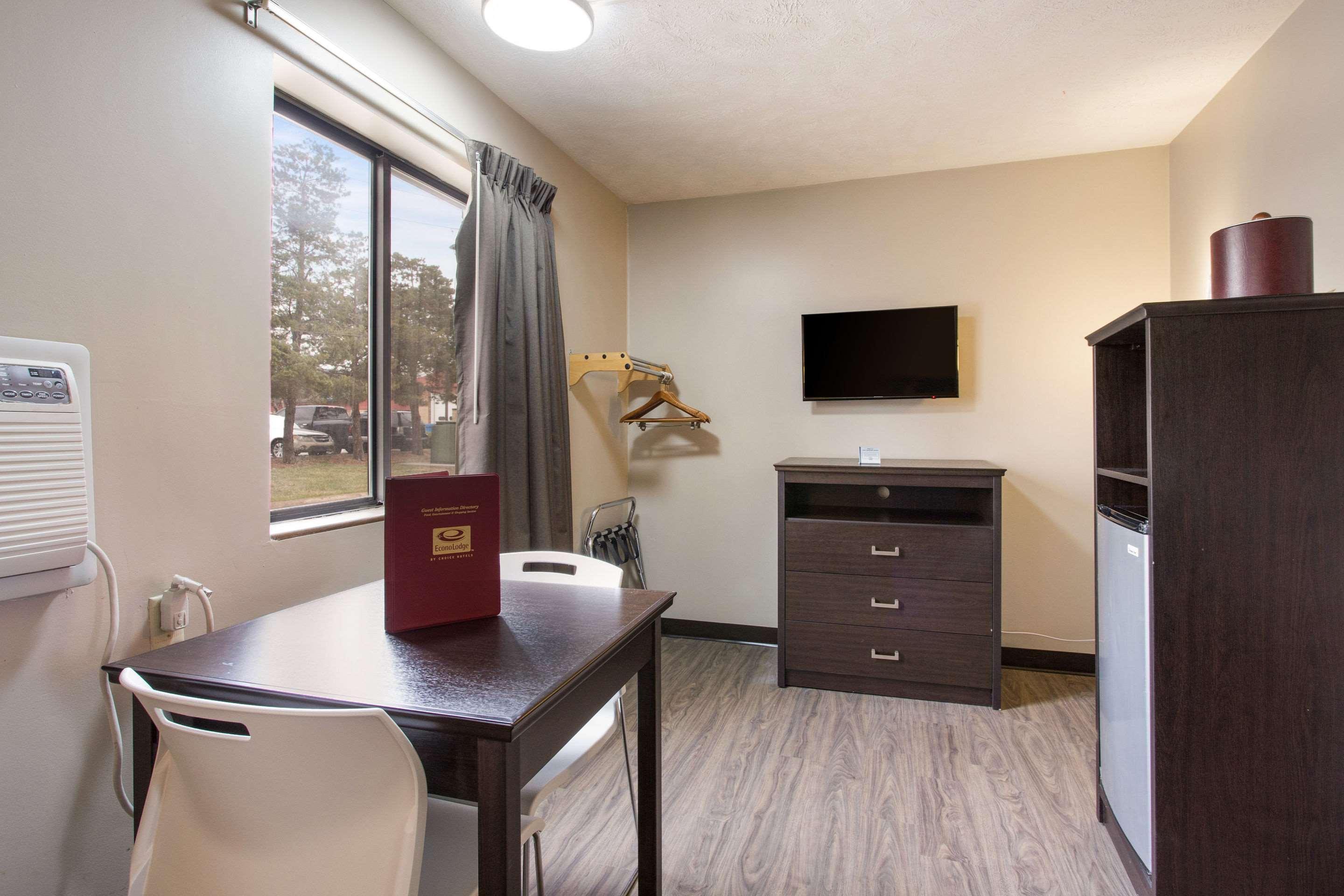 Red Lion Inn & Suites Olathe Kansas City Bagian luar foto