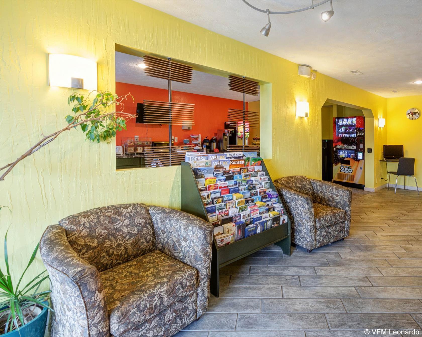 Red Lion Inn & Suites Olathe Kansas City Bagian luar foto