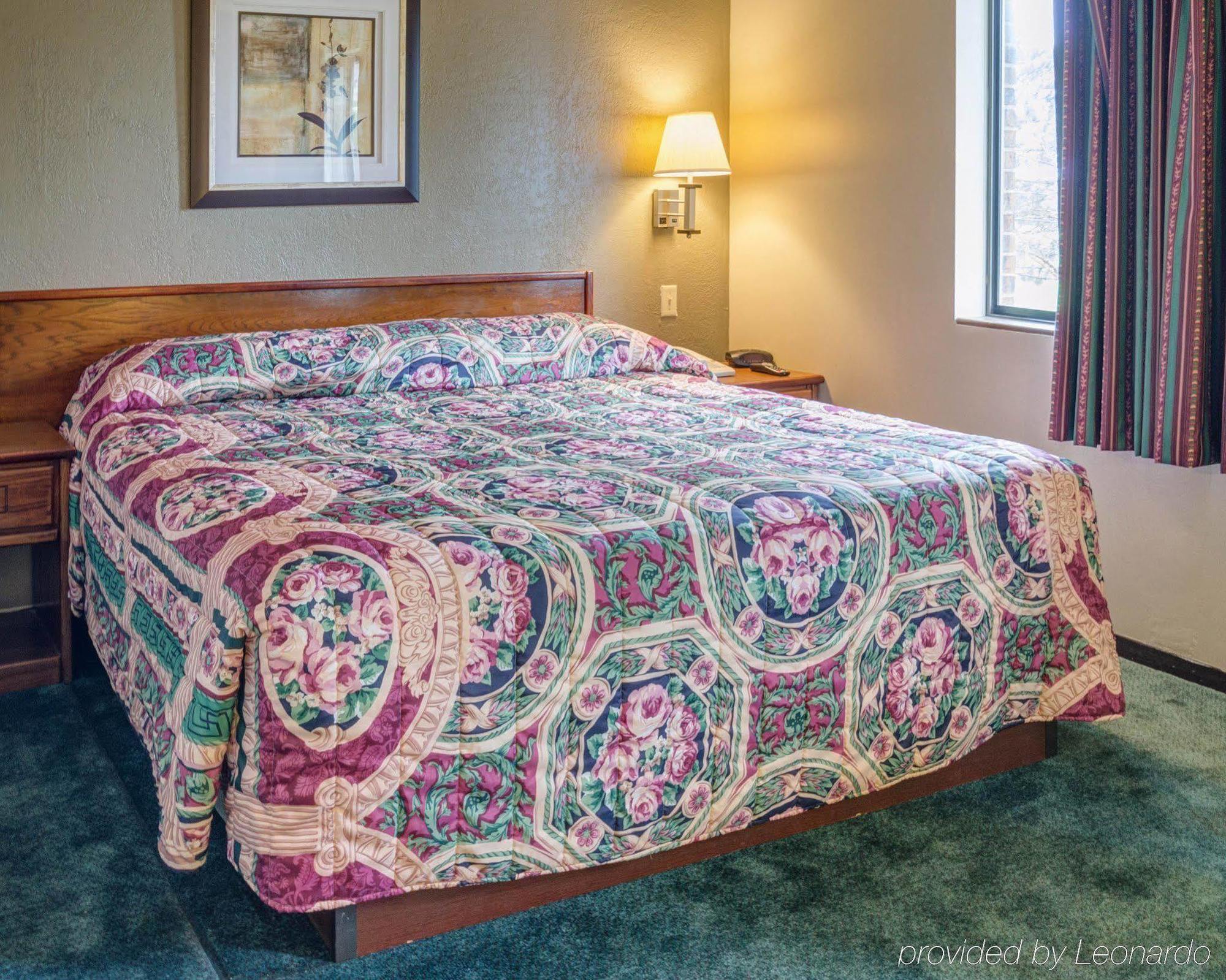 Red Lion Inn & Suites Olathe Kansas City Bagian luar foto